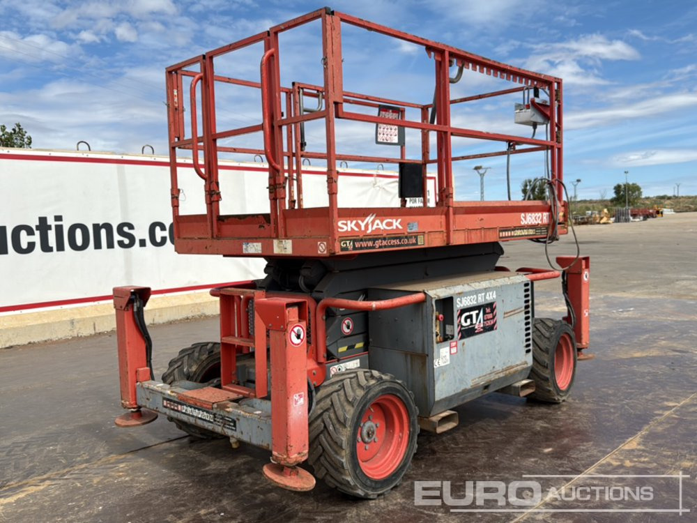 2015 SkyJack SJ6832RT - Nacelle ciseaux: photos 1 2015 SkyJack SJ6832RT - Nacelle ciseaux: photos 1