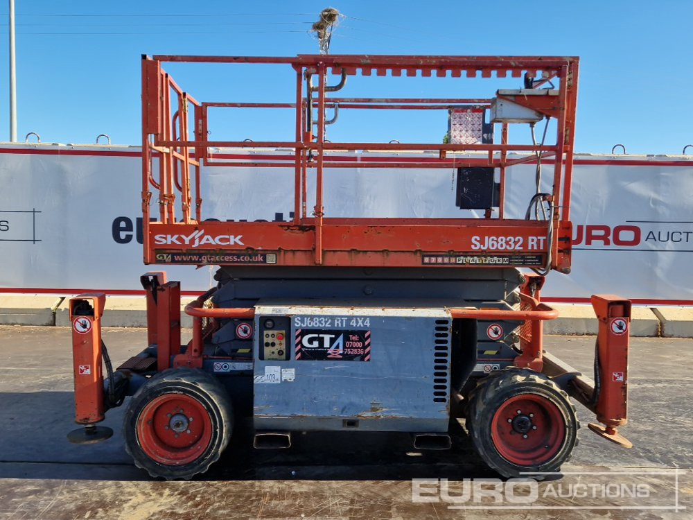 2015 SkyJack SJ6832RT - Nacelle ciseaux: photos 2 2015 SkyJack SJ6832RT - Nacelle ciseaux: photos 2