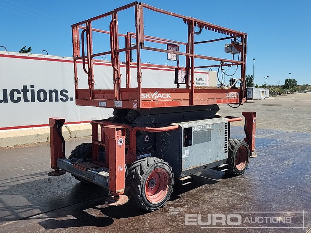2015 SkyJack SJ6832RT - Nacelle ciseaux: photos 1 2015 SkyJack SJ6832RT - Nacelle ciseaux: photos 1