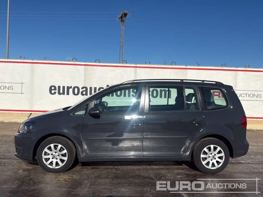 2015 Volkswagen Touran - Voiture: photos 2 2015 Volkswagen Touran - Voiture: photos 2