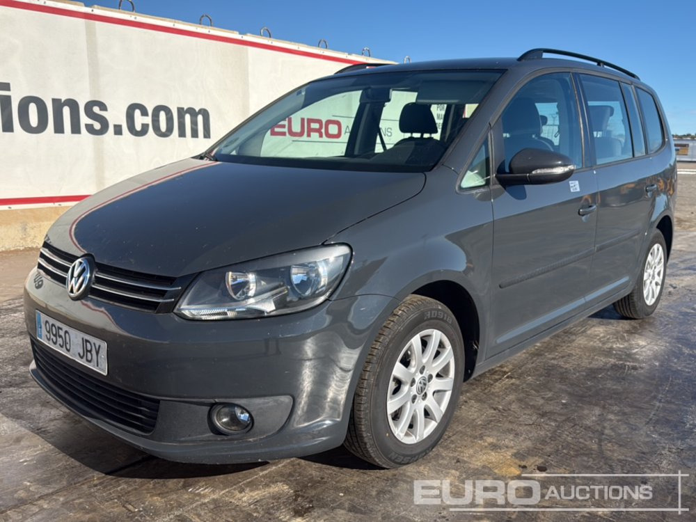 2015 Volkswagen Touran - Voiture: photos 1 2015 Volkswagen Touran - Voiture: photos 1