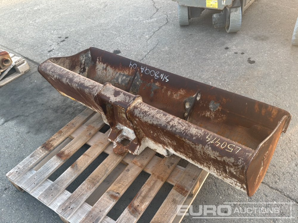 Arden 67" Cleaning Bucket to suit Excavator - Godet: photos 4 Arden 67" Cleaning Bucket to suit Excavator - Godet: photos 4