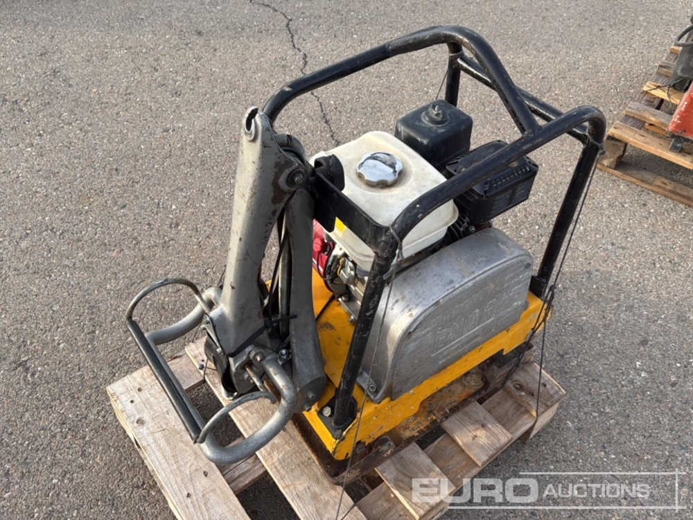 ENARCO Walk-Behind Plate Compactor Gasoline, Honda Engine - Travaux routiers: photos 3 ENARCO Walk-Behind Plate Compactor Gasoline, Honda Engine - Travaux routiers: photos 3