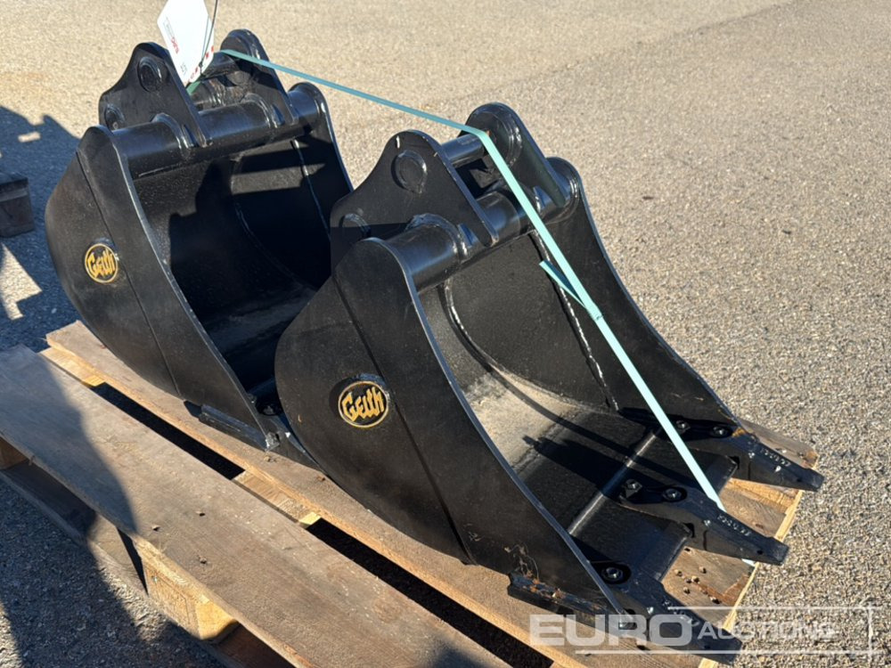 Geith Digging Bucket H03-0450-11404 to suit MCR1009 (S/Ns 1175044, 1175046) (2 of) - Godet: photos 1 Geith Digging Bucket H03-0450-11404 to suit MCR1009 (S/Ns 1175044, 1175046) (2 of) - Godet: photos 1