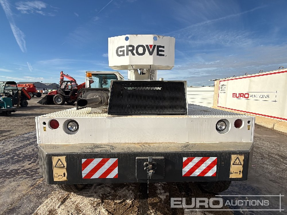 Grove 4x2 Crane, Stabilisers - Grue mobile: photos 4 Grove 4x2 Crane, Stabilisers - Grue mobile: photos 4