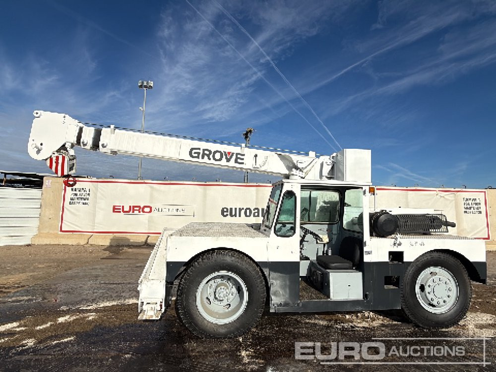 Grove 4x2 Crane, Stabilisers - Grue mobile: photos 2 Grove 4x2 Crane, Stabilisers - Grue mobile: photos 2
