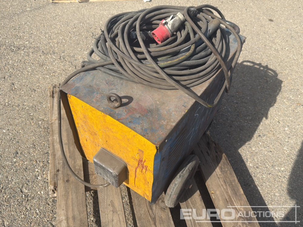 Mig Welding Machine 220-230 Volts - Matériel de chantier: photos 4 Mig Welding Machine 220-230 Volts - Matériel de chantier: photos 4