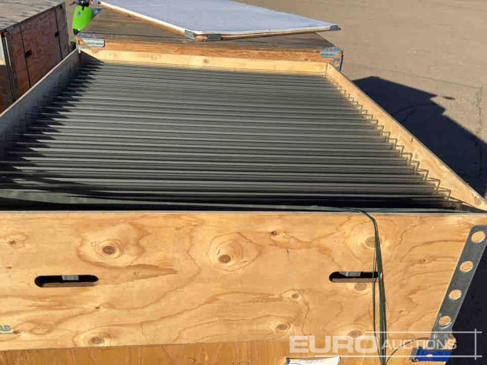 Pallet of Solar Panel (24 of) - Matériel de chantier: photos 2 Pallet of Solar Panel (24 of) - Matériel de chantier: photos 2