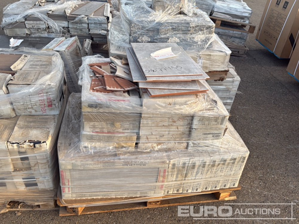 Pallet of Various Tiles (13 of) - Matériel de chantier: photos 4 Pallet of Various Tiles (13 of) - Matériel de chantier: photos 4