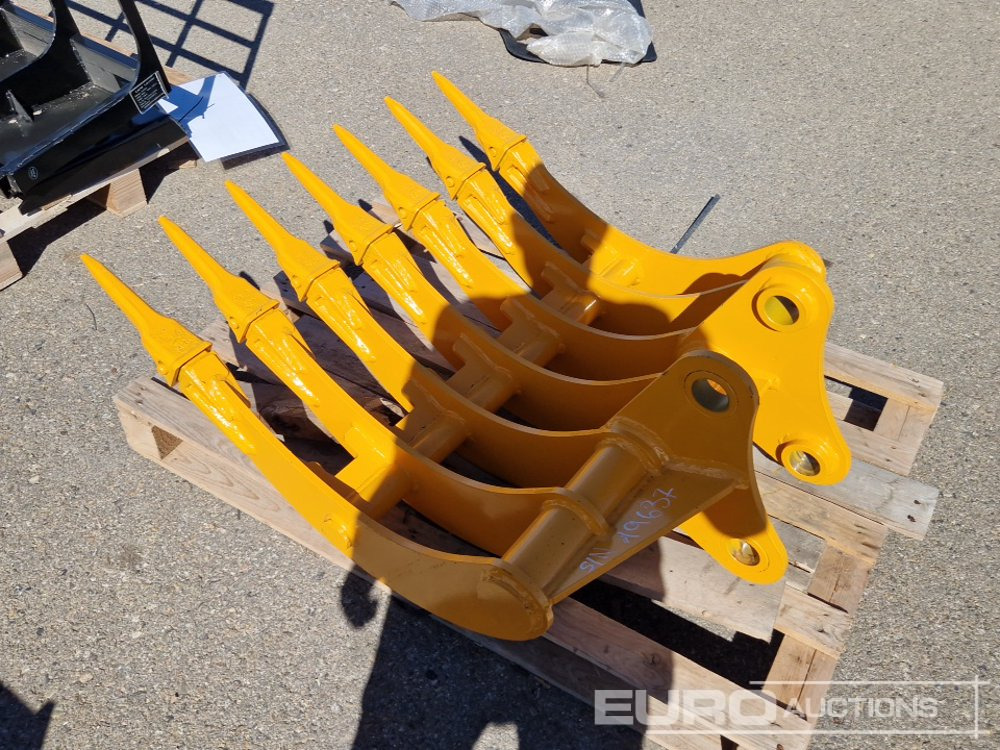 Unused 2025 Captok 32" Rake With Teeth to suit CAT 305 Excavator / Rastrillo para Excavadora CAT 305 - Godet: photos 3 Unused 2025 Captok 32" Rake With Teeth to suit CAT 305 Excavator / Rastrillo para Excavadora CAT 305 - Godet: photos 3
