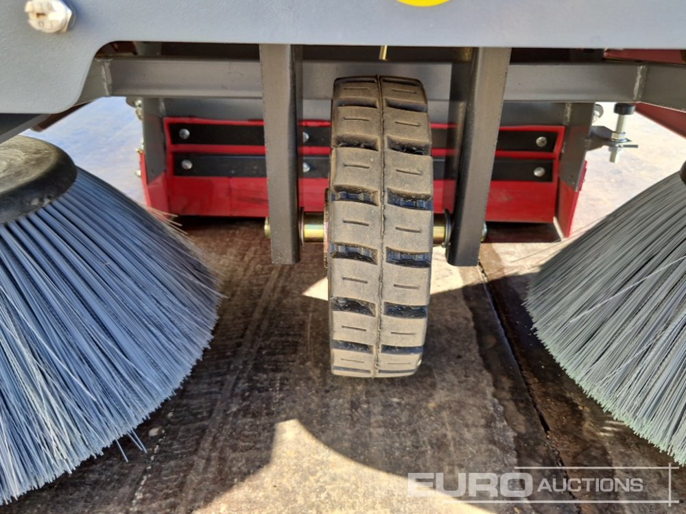 Balayeuse de voirie Unused 2025 Kaster S.13: photos 9 Balayeuse de voirie Unused 2025 Kaster S.13: photos 9