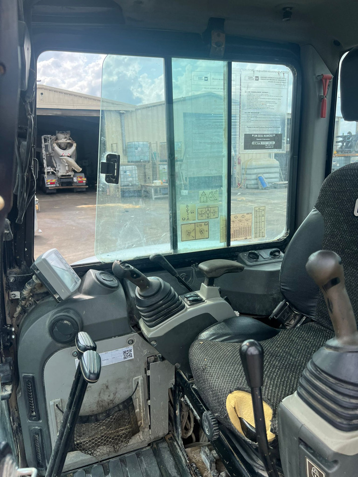 Mini-pelle Caterpillar 305E2 - Mini pelle: photos 4 Mini-pelle Caterpillar 305E2 - Mini pelle: photos 4