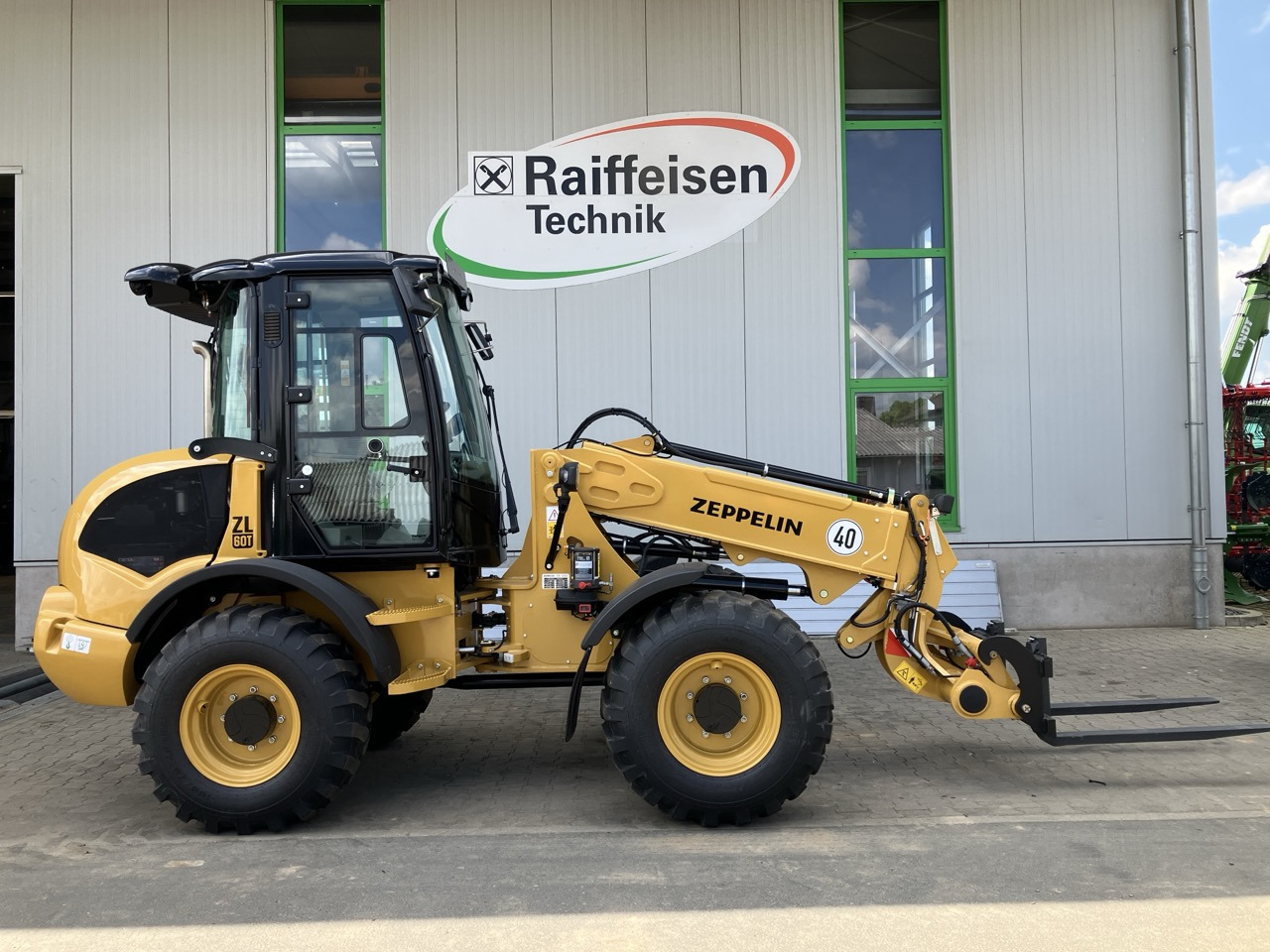 Caterpillar Zeppelin ZL60T - Chargeuse: photos 1 Caterpillar Zeppelin ZL60T - Chargeuse: photos 1