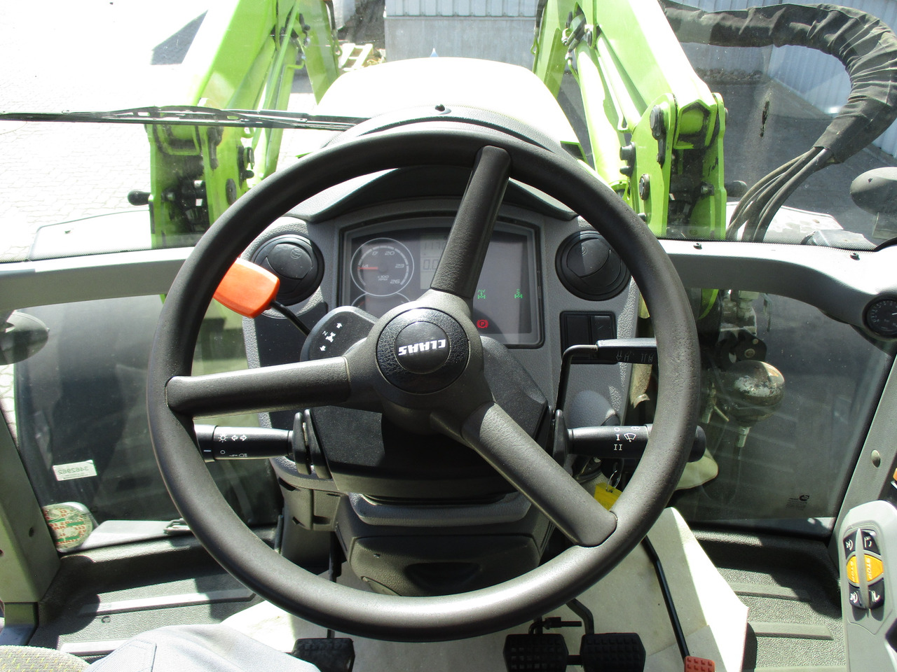 Claas Arion 640 Cebis - Tracteur agricole: photos 4 Claas Arion 640 Cebis - Tracteur agricole: photos 4