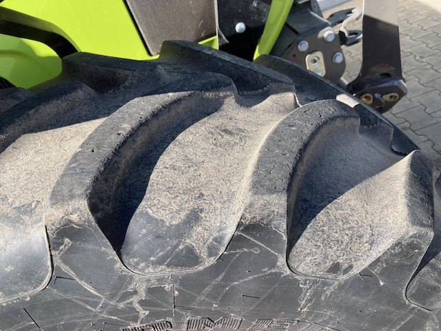 Tracteur agricole Claas Axos 310: photos 6