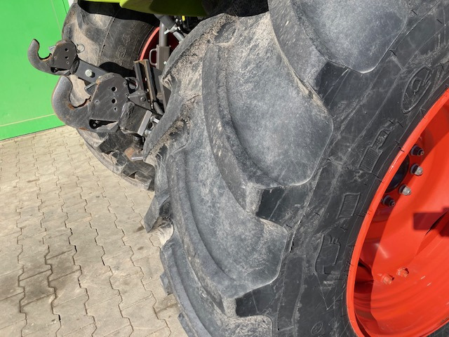 Tracteur agricole Claas Axos 310: photos 7