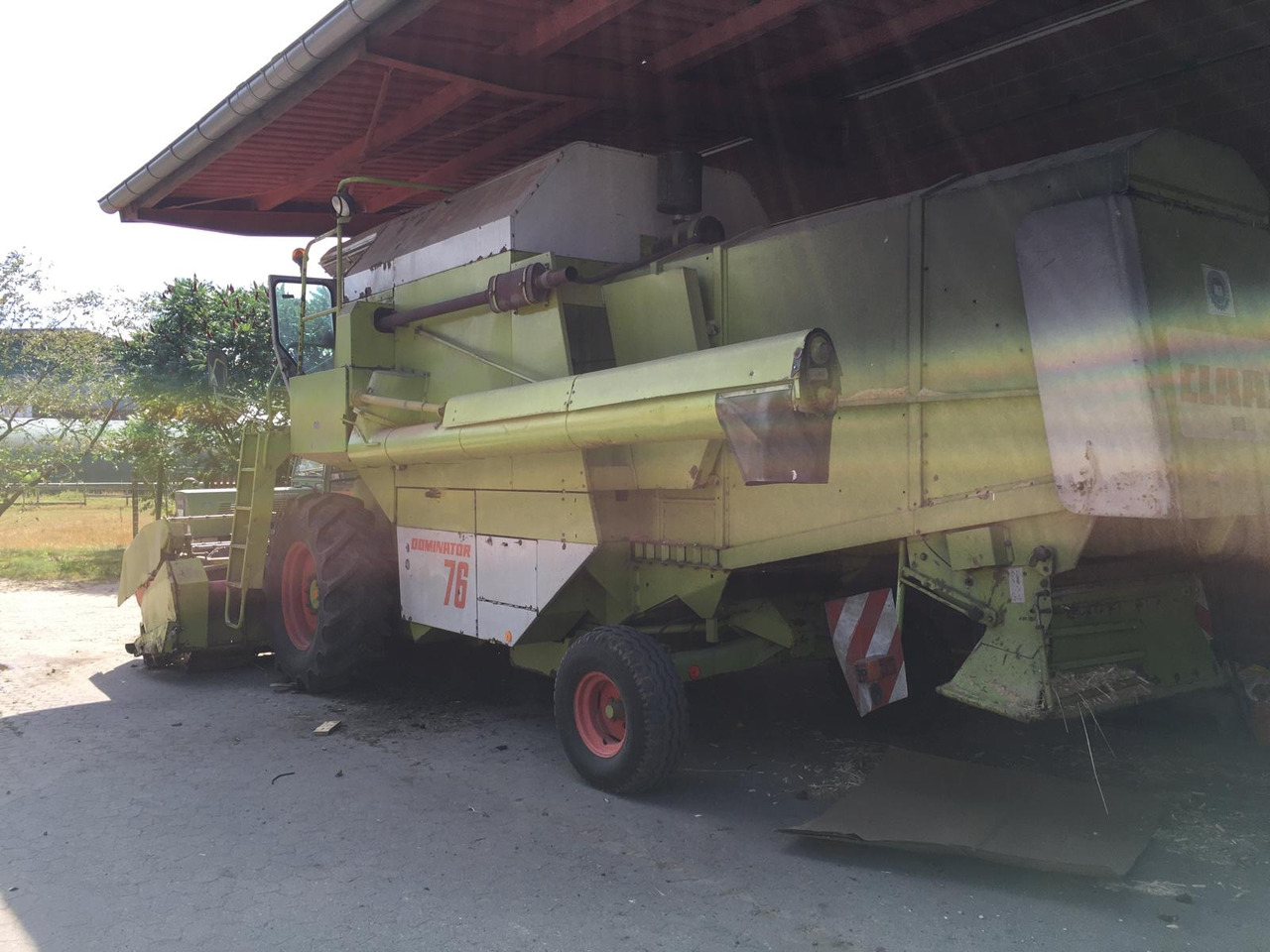 Claas Dominator 76 - Moissonneuse-batteuse: photos 2 Claas Dominator 76 - Moissonneuse-batteuse: photos 2