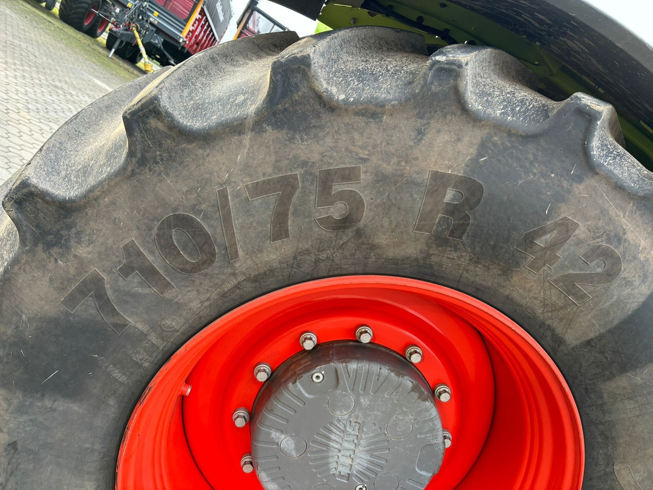 Claas Xerion 4200 Trac - Tracteur agricole: photos 2 Claas Xerion 4200 Trac - Tracteur agricole: photos 2