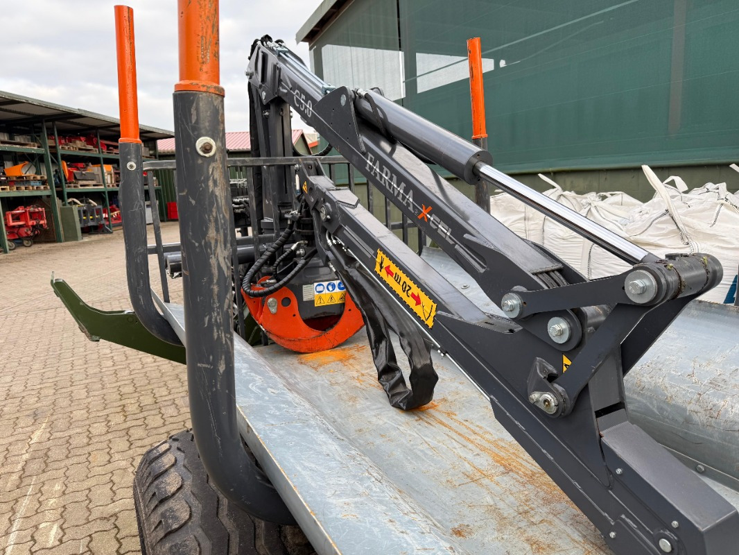Farma Rückeanhänger mit Kran - Remorque forestière: photos 3 Farma Rückeanhänger mit Kran - Remorque forestière: photos 3