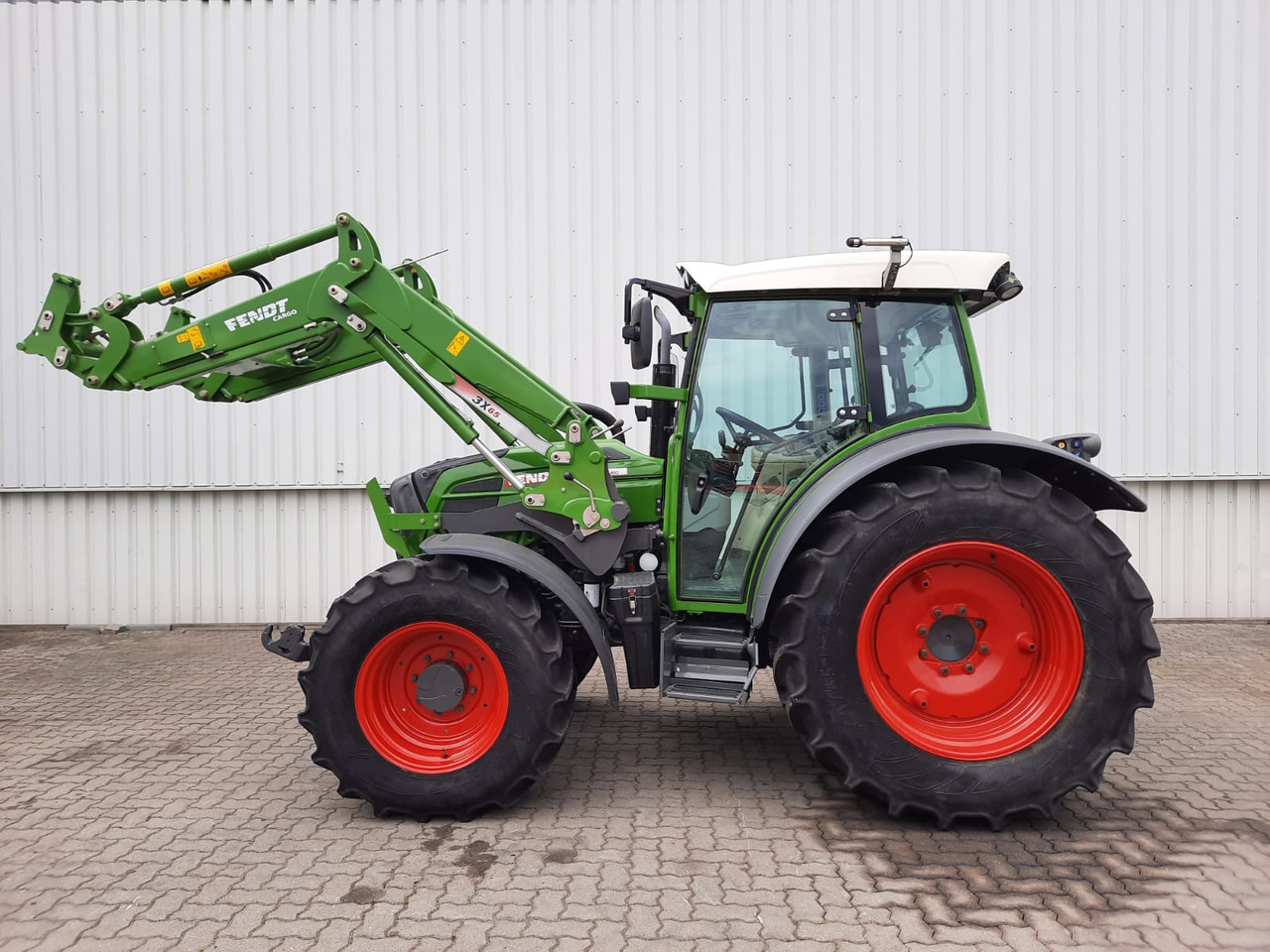 Fendt 211 Vario - Tracteur agricole: photos 1 Fendt 211 Vario - Tracteur agricole: photos 1