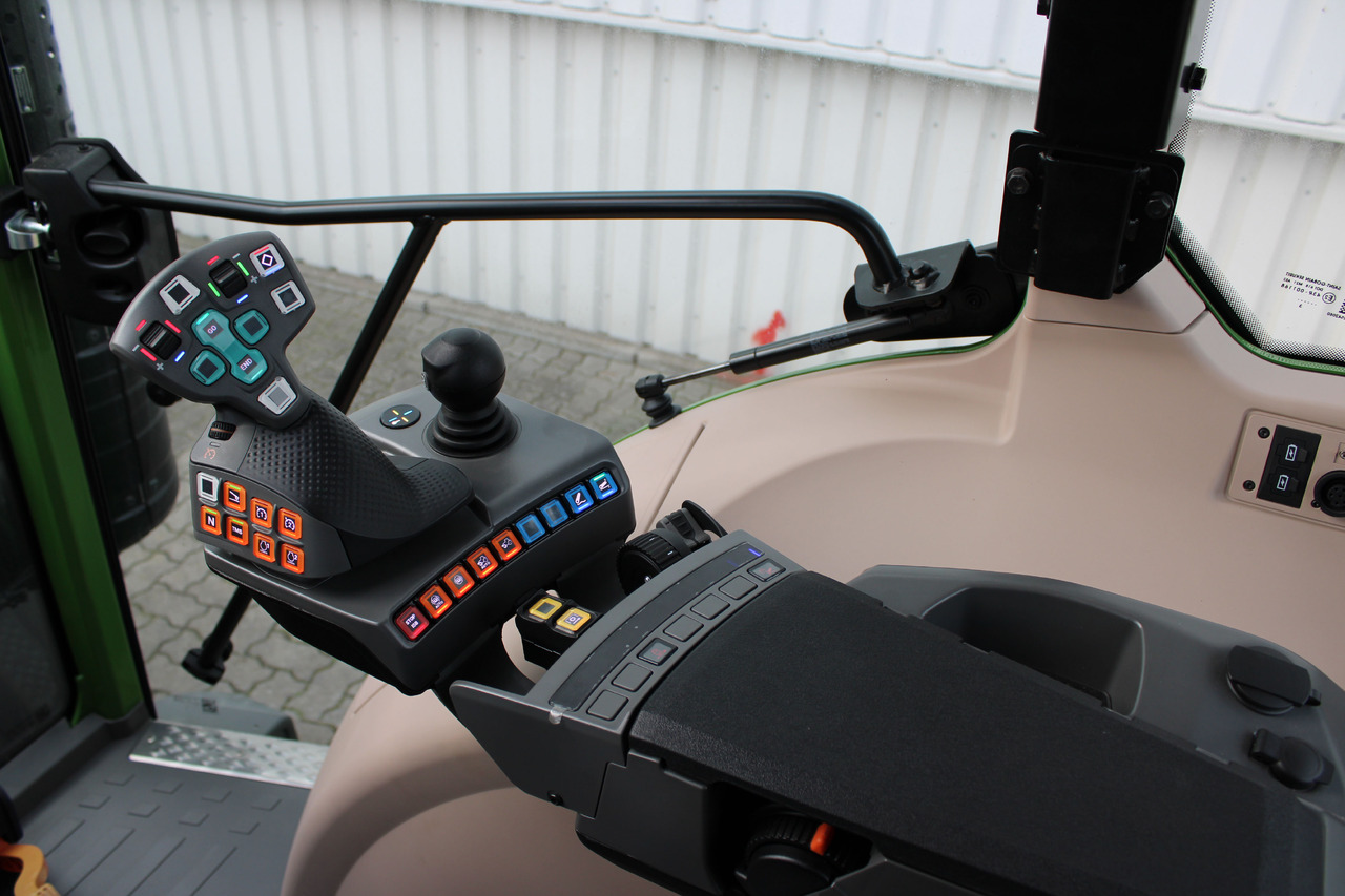 Fendt 211S Vario Gen3 Power Sett2 - Tracteur agricole: photos 5 Fendt 211S Vario Gen3 Power Sett2 - Tracteur agricole: photos 5