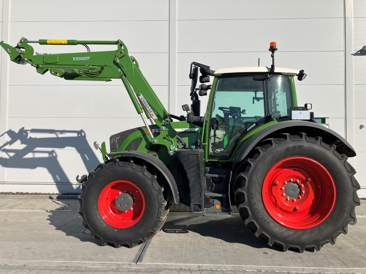 Fendt 718 Vario Gen6 Power Setting - Tracteur agricole: photos 1 Fendt 718 Vario Gen6 Power Setting - Tracteur agricole: photos 1