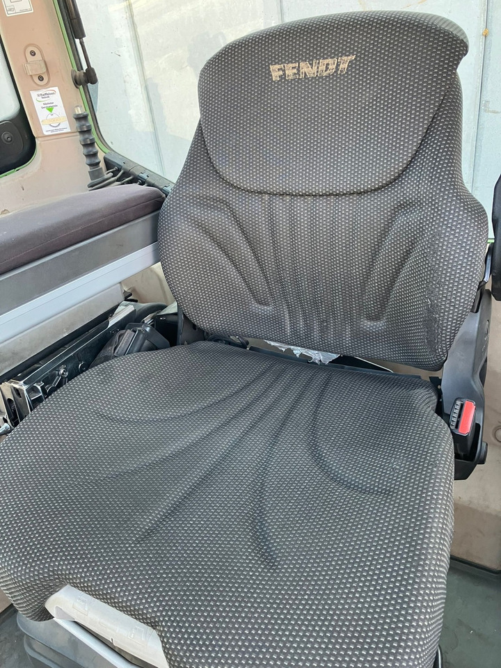 Fendt 718 Vario S4 Power - Tracteur agricole: photos 3 Fendt 718 Vario S4 Power - Tracteur agricole: photos 3