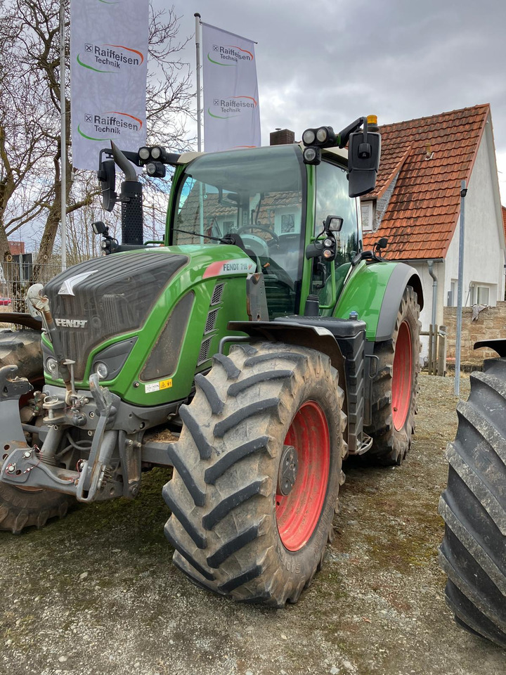 Fendt 718 Vario S4 Power - Tracteur agricole: photos 1 Fendt 718 Vario S4 Power - Tracteur agricole: photos 1