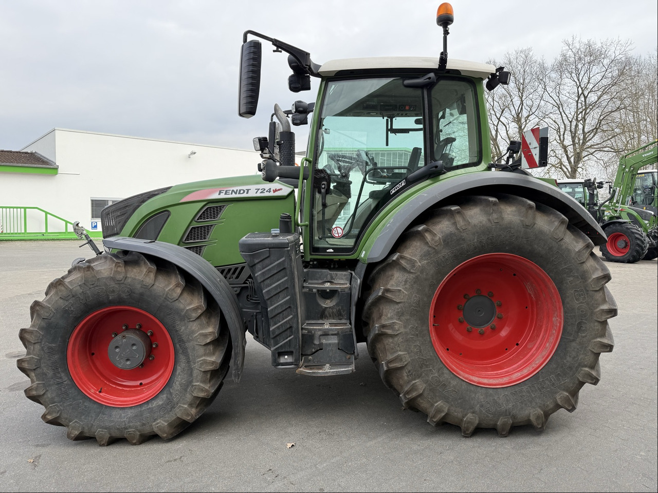 Fendt 724 Vario S4 - Tracteur agricole: photos 2 Fendt 724 Vario S4 - Tracteur agricole: photos 2