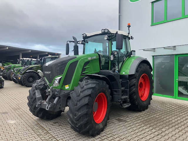Fendt 826 Vario S4 Profi - Tracteur agricole: photos 1 Fendt 826 Vario S4 Profi - Tracteur agricole: photos 1