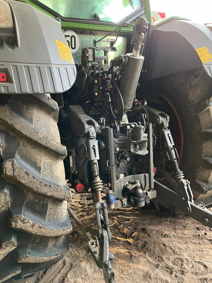Fendt 828 Vario S4 ProfiPlus FL - Tracteur agricole: photos 2 Fendt 828 Vario S4 ProfiPlus FL - Tracteur agricole: photos 2