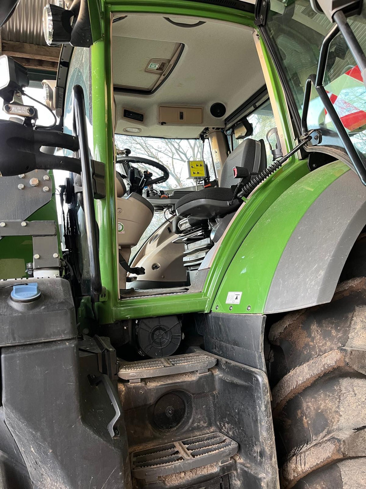 Fendt 828 Vario S4 ProfiPlus FL - Tracteur agricole: photos 4 Fendt 828 Vario S4 ProfiPlus FL - Tracteur agricole: photos 4