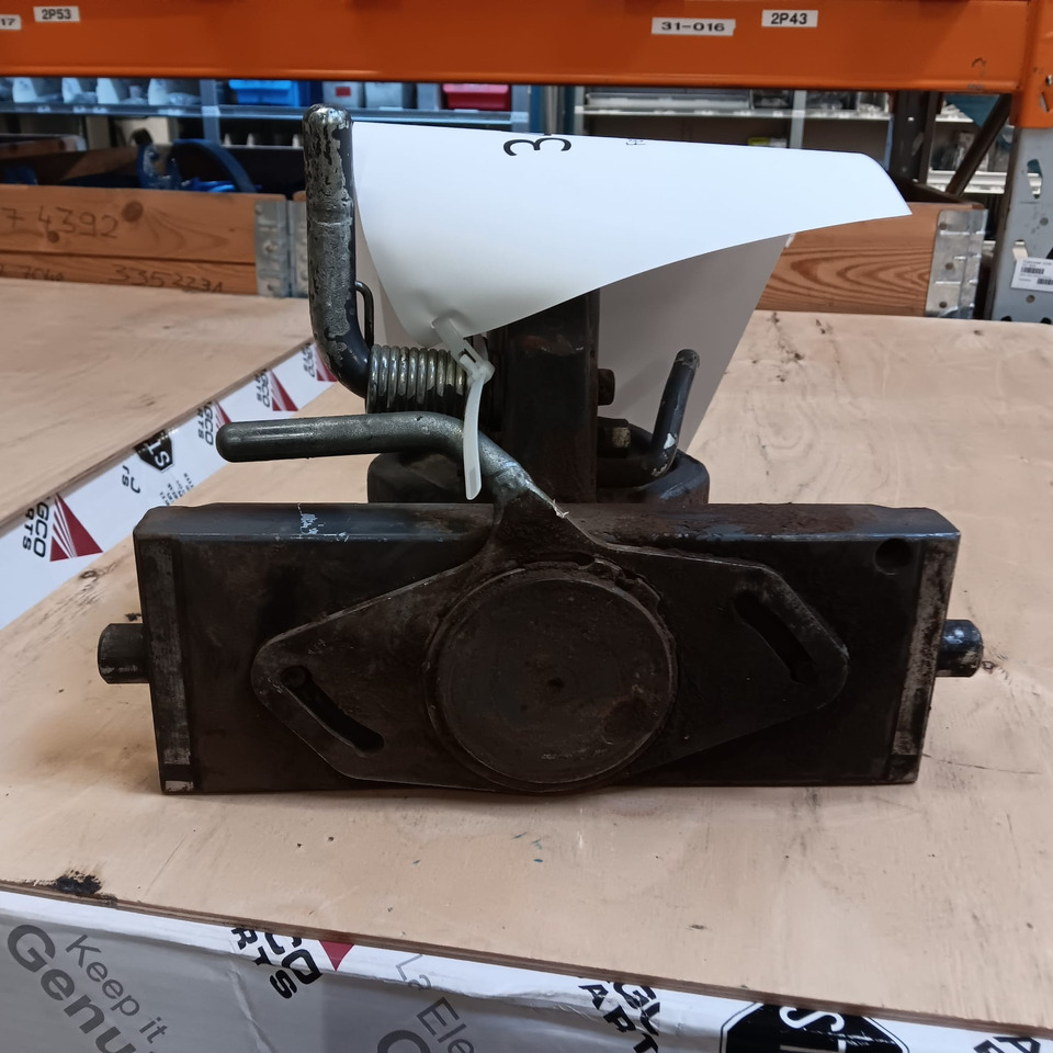 Fendt Anhängekupplung 38er Bolzen - Tracteur agricole: photos 2 Fendt Anhängekupplung 38er Bolzen - Tracteur agricole: photos 2