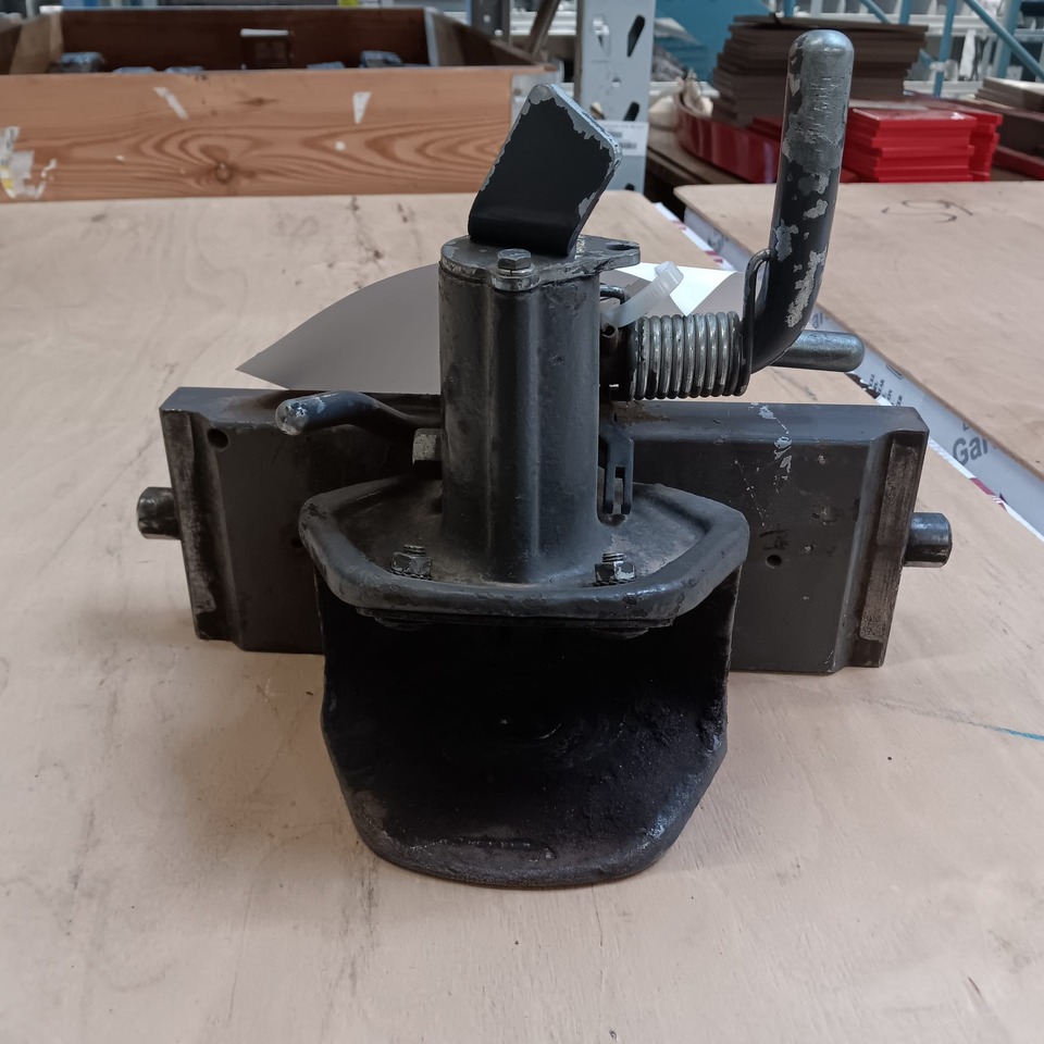 Fendt Anhängekupplung 38er Bolzen - Tracteur agricole: photos 1 Fendt Anhängekupplung 38er Bolzen - Tracteur agricole: photos 1