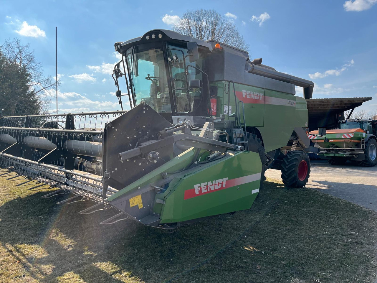 Crédit-bail de Fendt Mähdrescher 5225 E Fendt Mähdrescher 5225 E: photos 8