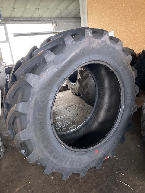 Grasdorf Bridgestone 600/65R38 - Pneus et jantes: photos 1 Grasdorf Bridgestone 600/65R38 - Pneus et jantes: photos 1