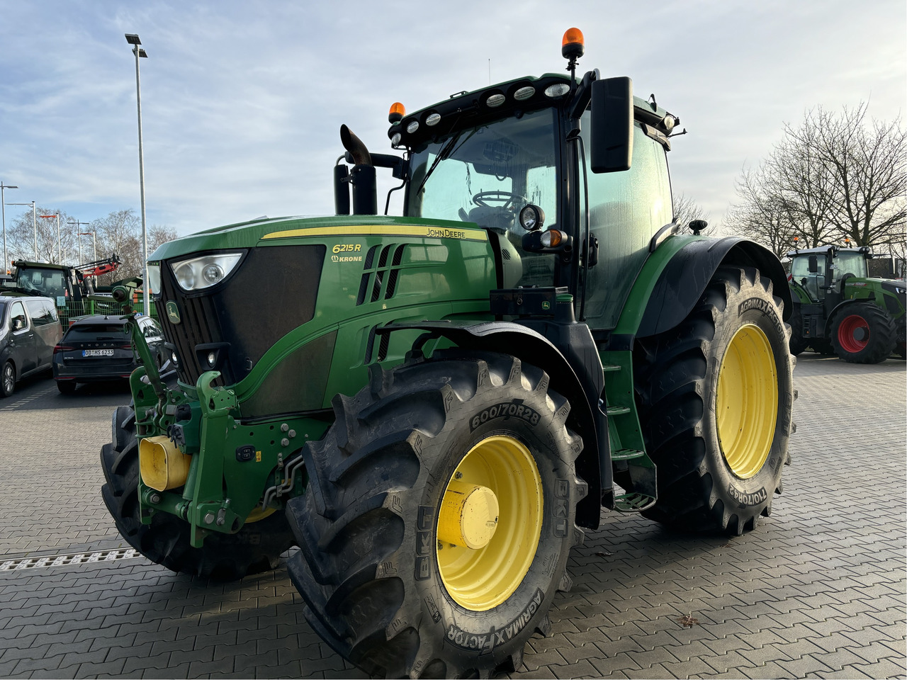 Tracteur agricole John Deere 6215R: photos 8