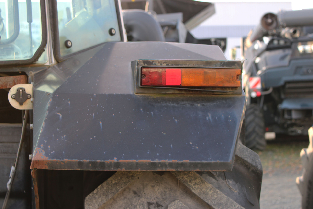 Massey Ferguson 3085 - Tracteur agricole: photos 3 Massey Ferguson 3085 - Tracteur agricole: photos 3