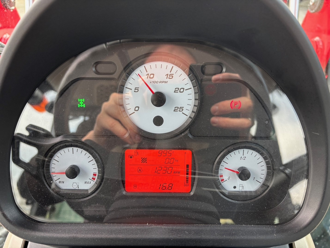 Massey Ferguson 4708 M Cab - Tracteur agricole: photos 2 Massey Ferguson 4708 M Cab - Tracteur agricole: photos 2