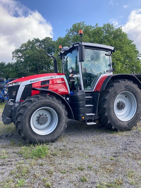 Massey Ferguson 8S.245 Dyna E-Power Excl - Tracteur agricole: photos 1 Massey Ferguson 8S.245 Dyna E-Power Excl - Tracteur agricole: photos 1