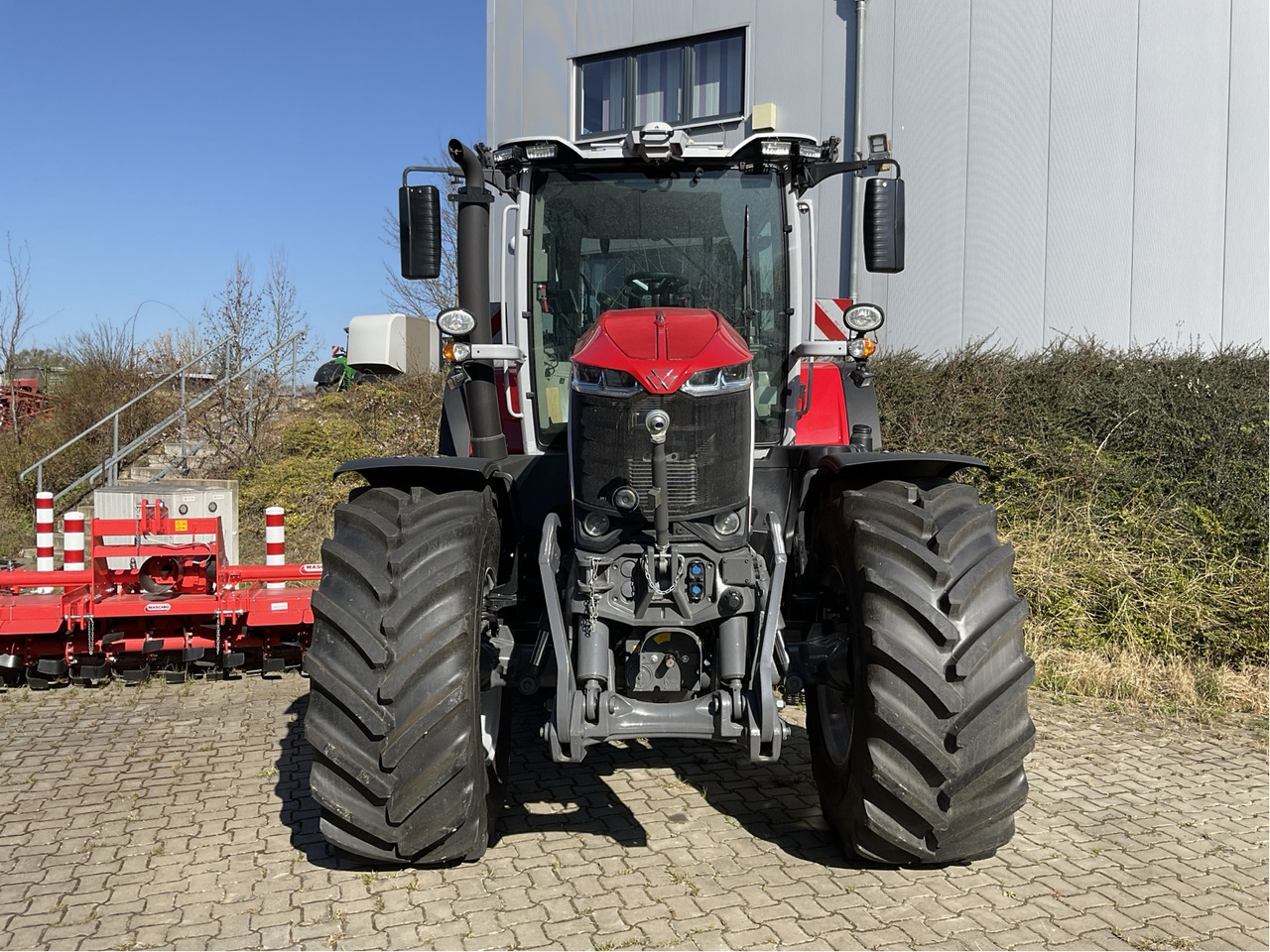 Massey Ferguson 8S.305 Dyna-VT EXCLUSIVE - Tracteur agricole: photos 5 Massey Ferguson 8S.305 Dyna-VT EXCLUSIVE - Tracteur agricole: photos 5