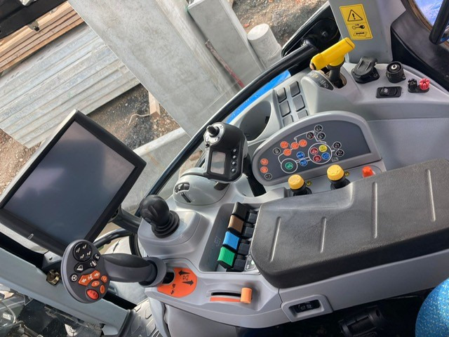 New Holland T7.200 Autocommand - Tracteur agricole: photos 3 New Holland T7.200 Autocommand - Tracteur agricole: photos 3