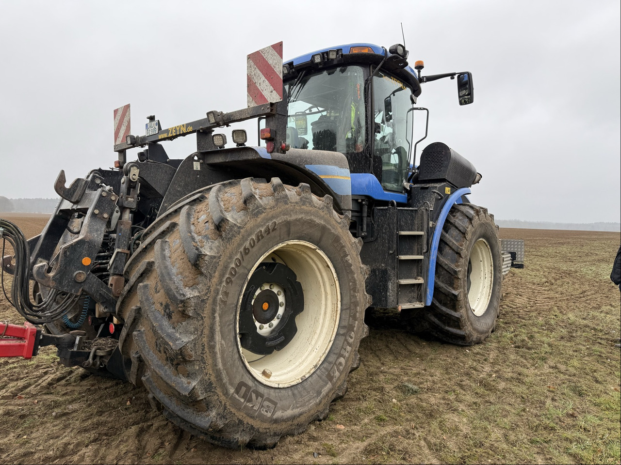 New Holland T9.560 - Tracteur agricole: photos 2 New Holland T9.560 - Tracteur agricole: photos 2