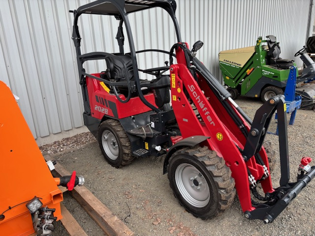 Schäffer Hoflader 2028-2 - Chargeuse sur pneus: photos 4 Schäffer Hoflader 2028-2 - Chargeuse sur pneus: photos 4