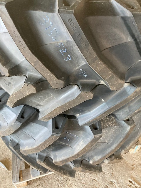 Trelleborg 650/75R38 600/65R28 - Pneus et jantes: photos 3 Trelleborg 650/75R38 600/65R28 - Pneus et jantes: photos 3