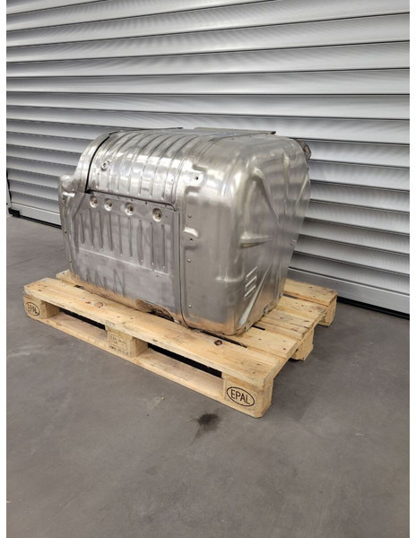 Iveco STRALIS EURO 6 NEW PARTS INSIDE - Catalyseur pour Camion: photos 3 Iveco STRALIS EURO 6 NEW PARTS INSIDE - Catalyseur pour Camion: photos 3