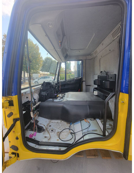 Iveco STRALIS TRAKKER EURO 6 - Cabine et intérieur pour Camion: photos 3 Iveco STRALIS TRAKKER EURO 6 - Cabine et intérieur pour Camion: photos 3