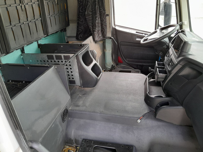 Iveco Stralis AT HI-ROAD - Cabine et intérieur pour Camion: photos 5 Iveco Stralis AT HI-ROAD - Cabine et intérieur pour Camion: photos 5