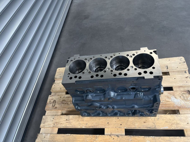 MAN Euro 4 - Bloc-cylindres pour Camion: photos 2 MAN Euro 4 - Bloc-cylindres pour Camion: photos 2