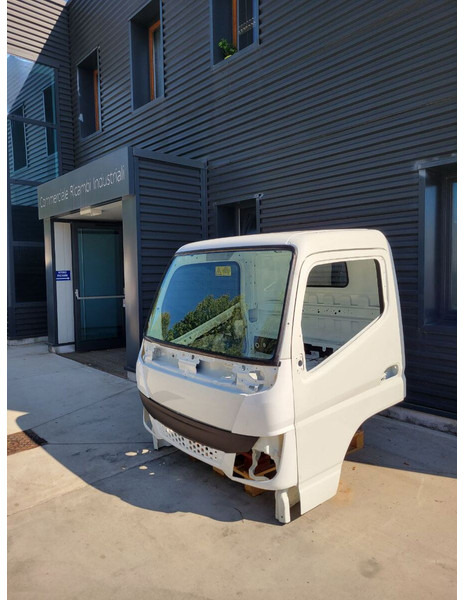 Mitsubishi Fuso RHD - S euro 6 - Cabine et intérieur pour Camion: photos 3 Mitsubishi Fuso RHD - S euro 6 - Cabine et intérieur pour Camion: photos 3